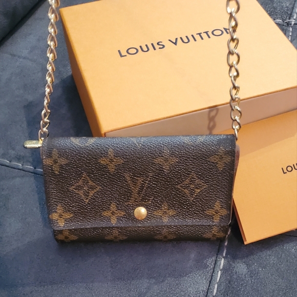 Authentic Vintage  Louis Vuitton Sarah small wallet - Picture 6 of 17